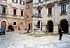 002 - Montepulciano - Piazza Grande con il pozzo dei Grifi
