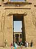 36 - Edfu - Il tempio di Horus - Porta del pilone